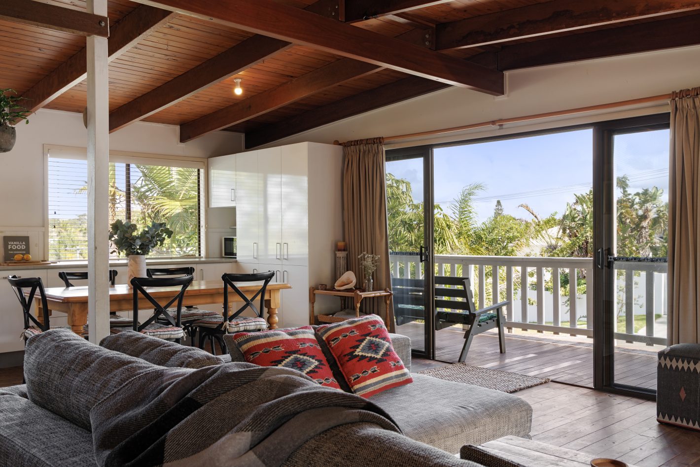 10 Columbus Court, Sunrise Beach, QLD 4567